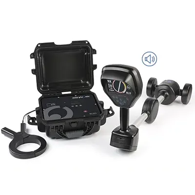 Cable and pipe locator